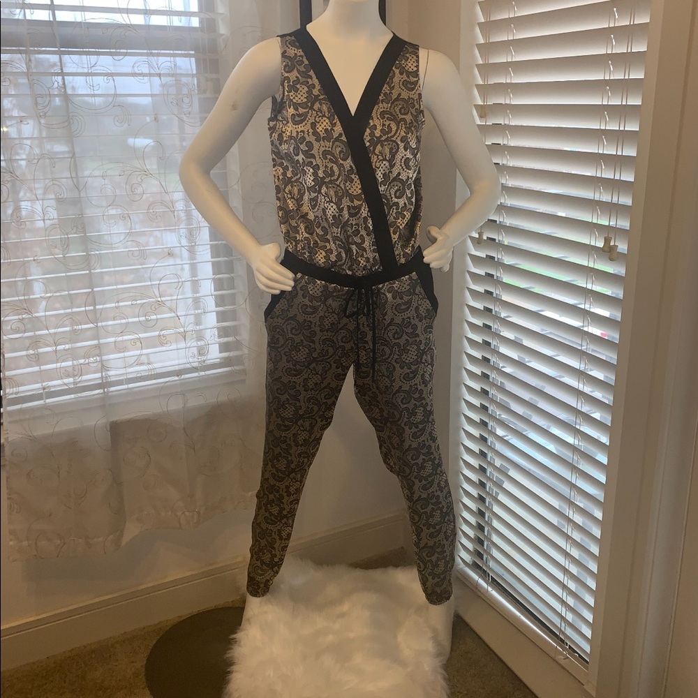 New York and Company sleeveless jumpsuit jumper